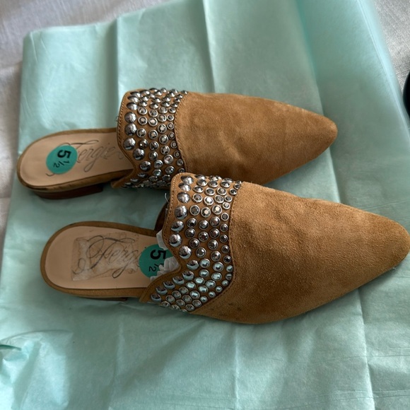 New Tan Suede Mules with Silver Accents FIRM on price Fergie real leather - Picture 9 of 17